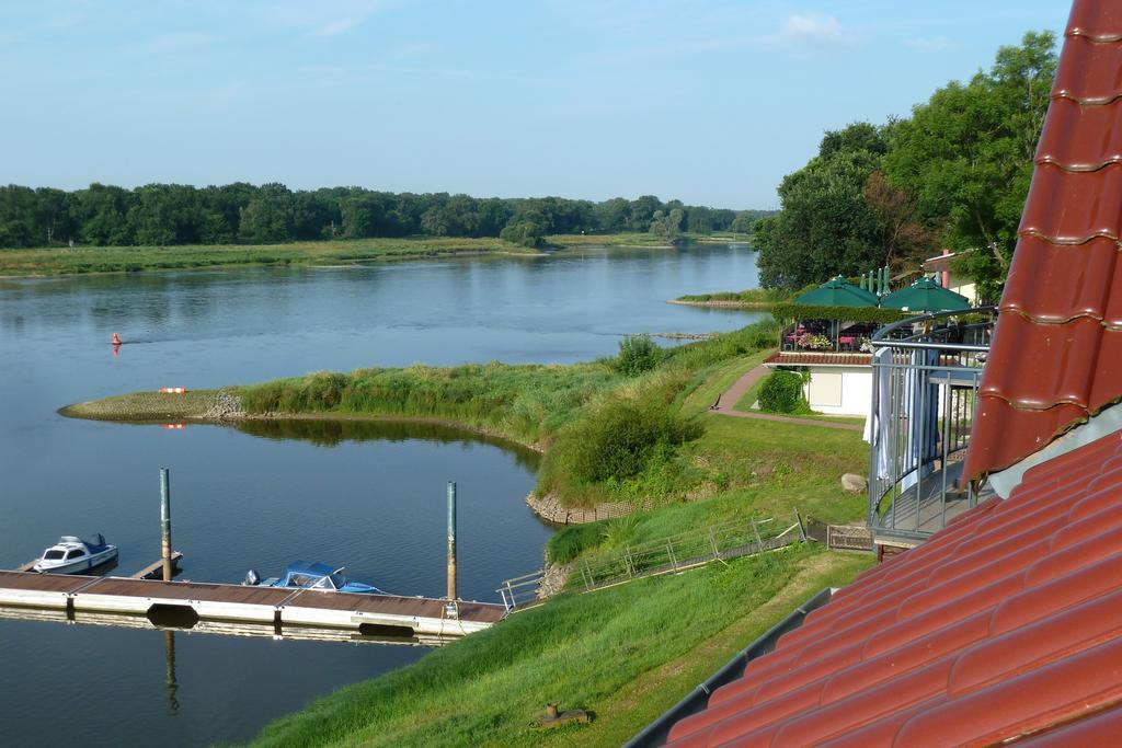 Elbterrassen Zu Brambach Hotel Dessau-Rosslau Eksteriør billede