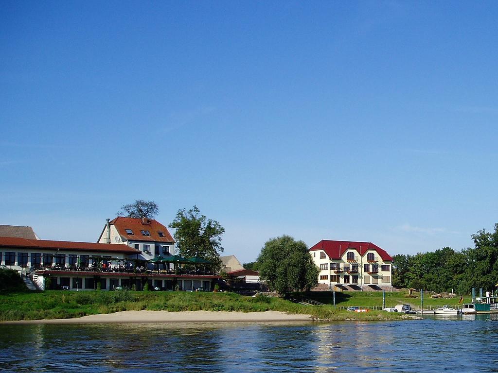 Elbterrassen Zu Brambach Hotel Dessau-Rosslau Eksteriør billede